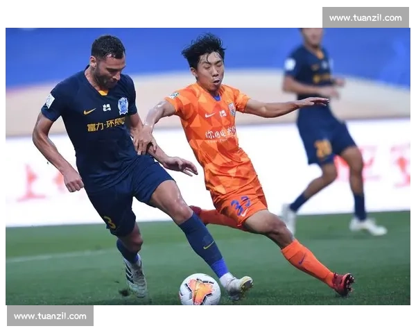鲁能主场鏖战广州富力，精彩对决全程直播解析球迷关注焦点